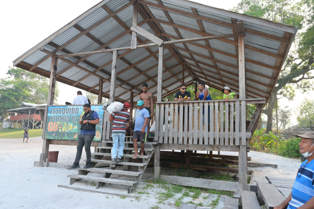 Mohameds Distributes Food Items to Smoke Affected Residents of Santa Aratack